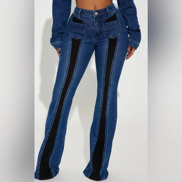 Sexy Splitting Ways Stretch Flare Jeans - Medium Wash in size 14 - Picture 1 of 4